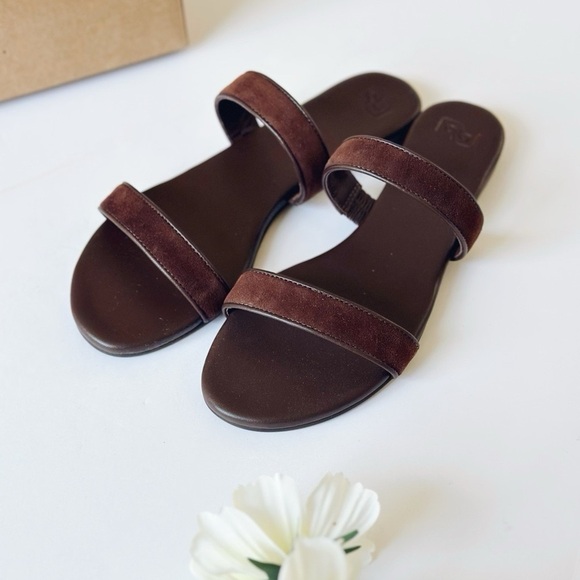 Reformation Lenora Flat Sandal Espresso Leather Suede - Picture 5 of 10